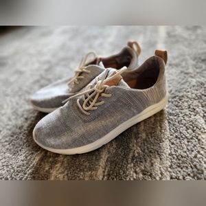 Tom's Cabrillo Sneakers Sz 6W